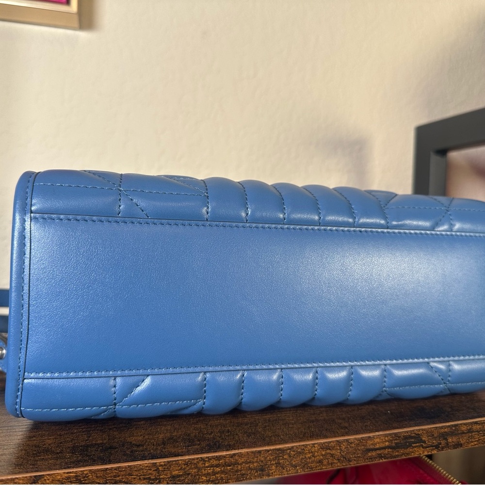 Authentic Gucci Blue Marmont Quilted Leather Chain Shoulder Tote - Picture 9 of 15